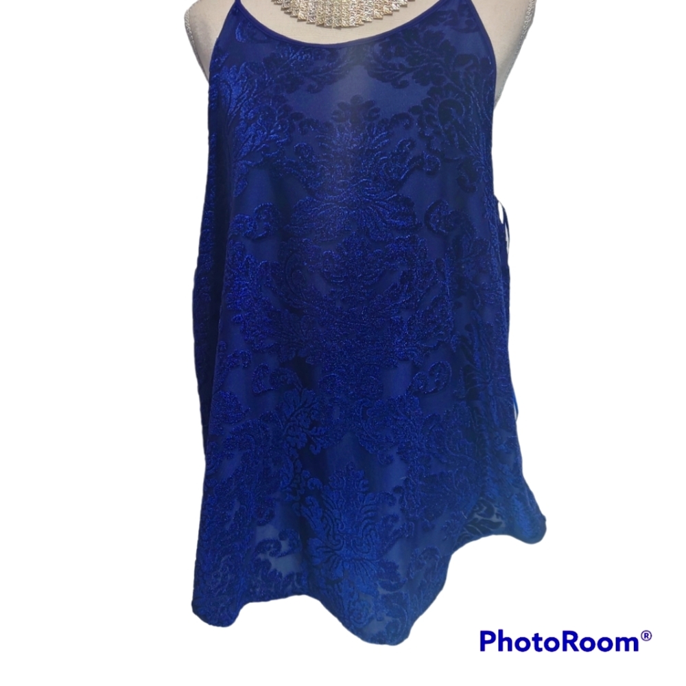Sleeveless blouse